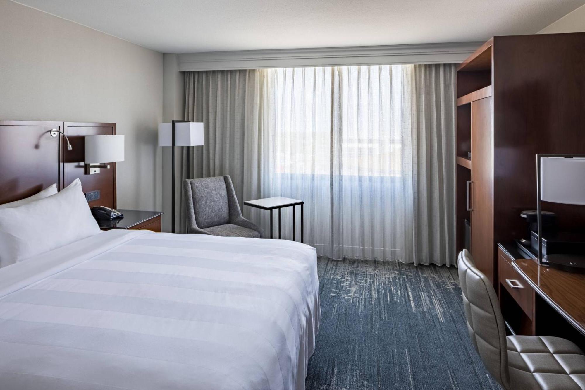 Richmond Marriott Hotel Exterior foto