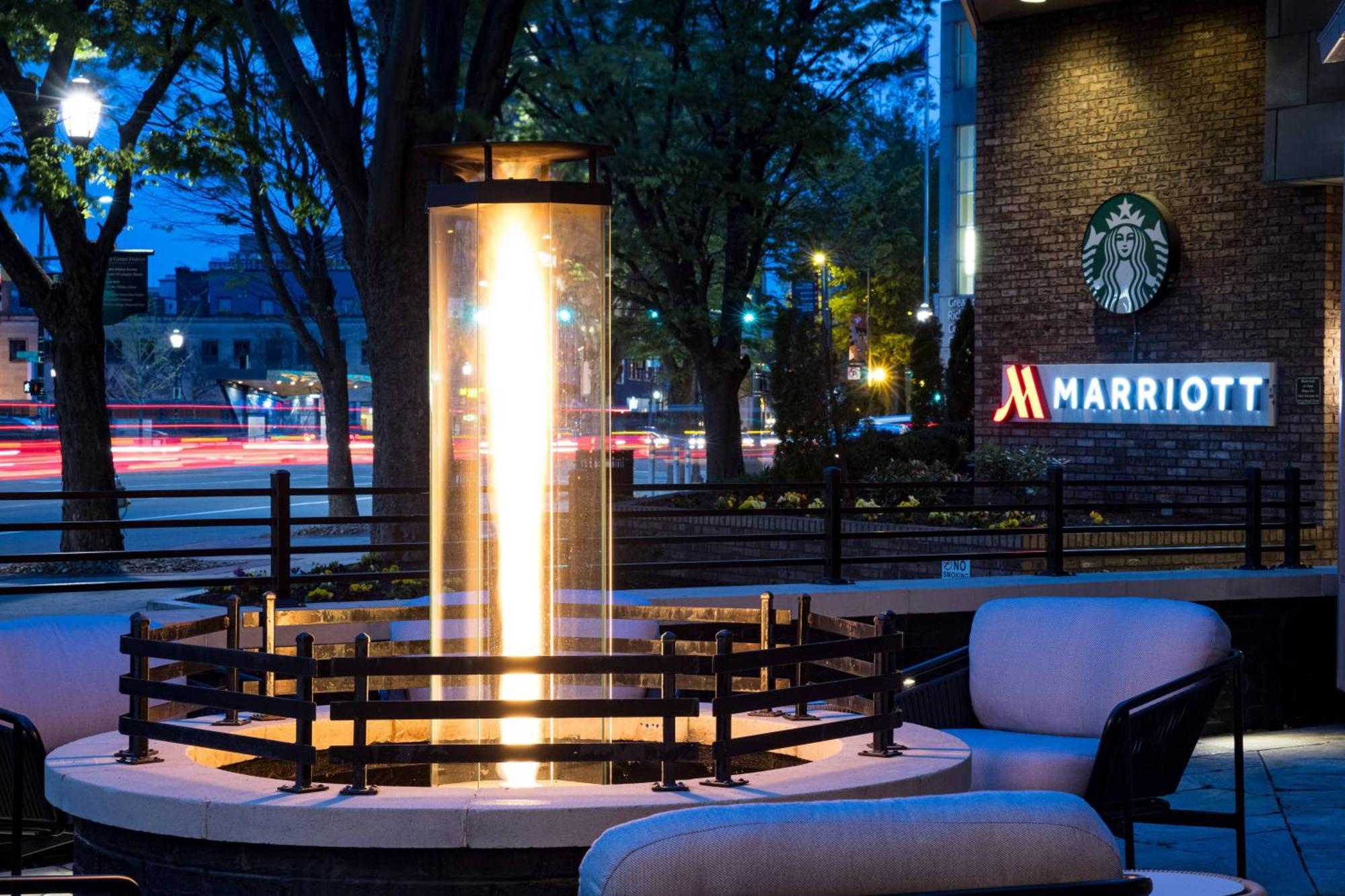 Richmond Marriott Hotel Exterior foto